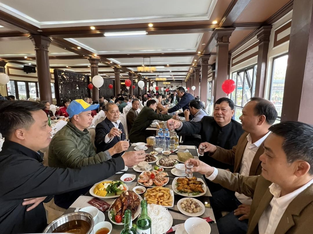 Giới thiệu Quán Cá Hạc Trì